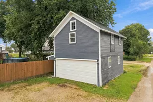 607 N 1st St, Ashton, IL 61006 - Photo 24
