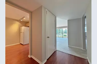5000 Carriageway Drive #205, Rolling Meadows, IL 60008 - Photo 4