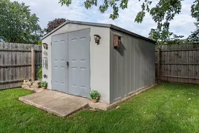 715 Holdridge Avenue, Winthrop Harbor, IL 60096 - Photo 30