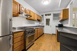 1130 W Morse Ave, Chicago, IL 60626 - Photo 6