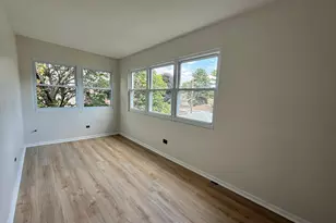 6147 N Meade Ave, Chicago, IL 60646 - Photo 18
