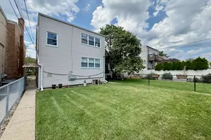 6147 N Meade Ave, Chicago, IL 60646 - Photo 22