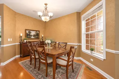 227 Wimbledon Place, Bloomingdale, IL 60108 - Photo 4