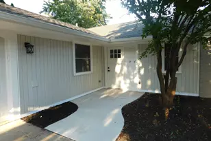 212 N Pinecrest Rd, Bolingbrook, IL 60440 - Photo 18