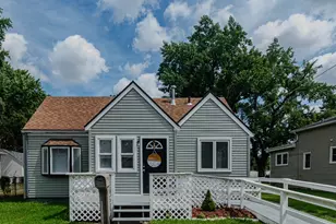 2642 Hanson St, Rockford, IL 61109 - Photo 1