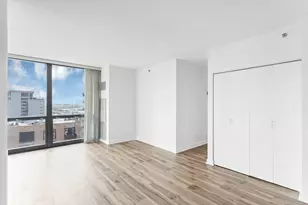 210 S Desplaines St, Chicago, IL 60661 - Photo 4