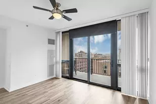 210 S Desplaines St, Chicago, IL 60661 - Photo 14