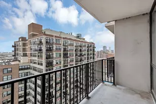 210 S Desplaines St, Chicago, IL 60661 - Photo 16