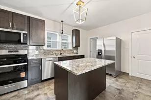310 E 138th St, Chicago, IL 60827 - Photo 6
