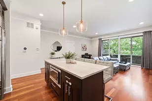 639 W Briar Pl, Chicago, IL 60657 - Photo 6