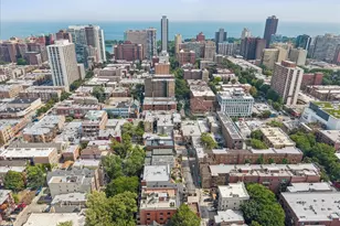 639 W Briar Pl, Chicago, IL 60657 - Photo 2