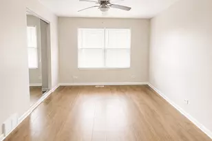 2116 Briar Hill Dr, Schaumburg, IL 60194 - Photo 8