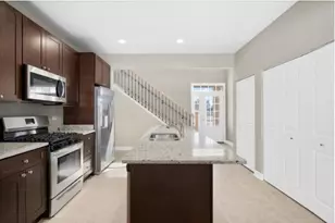 711 Verandah Dr, Hanover Park, IL 60133 - Photo 2