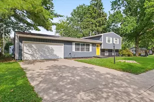 1906 Winchester Dr, Champaign, IL 61821 - Photo 2