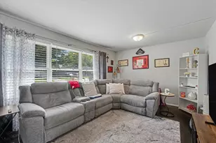 1906 Winchester Dr, Champaign, IL 61821 - Photo 6