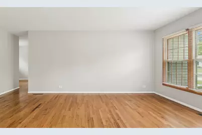 1525 N Patton Avenue, Arlington Heights, IL 60004 - Photo 4