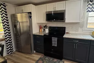 523 E Wells St, Geneseo, IL 61254 - Photo 10