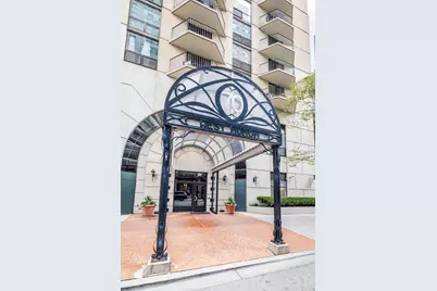 70 W Huron Street #802, Chicago, IL 60654 - Photo 2