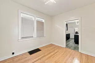 310 E 138th St, Chicago, IL 60827 - Photo 14