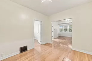 310 E 138th St, Chicago, IL 60827 - Photo 12