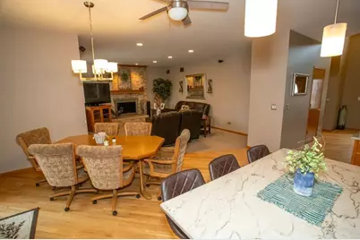 902 Somerset Drive, Carol Stream, IL 60188 - Photo 12