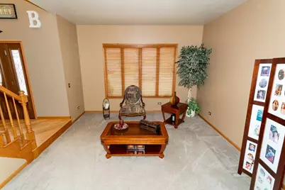 902 Somerset Drive, Carol Stream, IL 60188 - Photo 6
