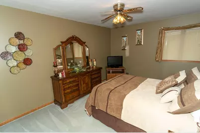 902 Somerset Drive, Carol Stream, IL 60188 - Photo 20