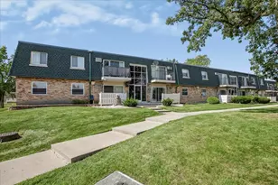 8423 W 99th Terrace, Palos Hills, IL 60465 - Photo 1