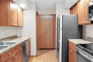 403 Clearwater Dr, Champaign, IL 61822 - Photo 16