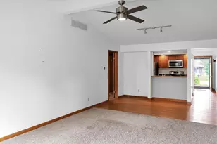 403 Clearwater Dr, Champaign, IL 61822 - Photo 10