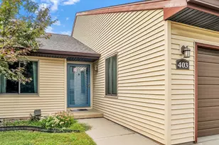 403 Clearwater Dr, Champaign, IL 61822 - Photo 2