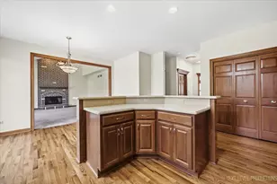 412 Deerfield Dr, Oswego, IL 60543 - Photo 10