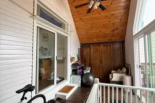 1928 W Barry Ave, Chicago, IL 60657 - Photo 8