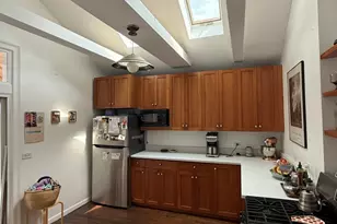 1928 W Barry Ave, Chicago, IL 60657 - Photo 6
