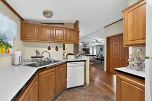 819 S 9th St, Dekalb, IL 60115 - Photo 8