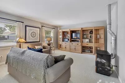 569 Northampton Circle, Elk Grove Village, IL 60007 - Photo 8