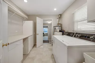 569 Northampton Circle, Elk Grove Village, IL 60007 - Photo 16