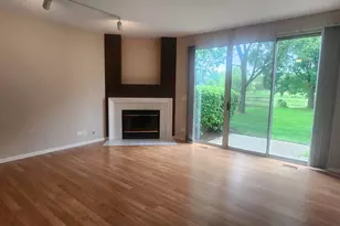 621 Woodhaven Dr, Mundelein, IL 60060 - Photo 6