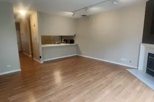 621 Woodhaven Dr, Mundelein, IL 60060 - Photo 8