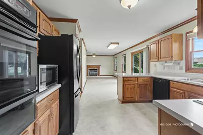 214 S Katie Lane, McHenry, IL 60050 - Photo 8