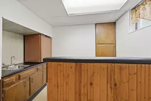 131 Central Park Ave, Geneseo, IL 61254 - Photo 22