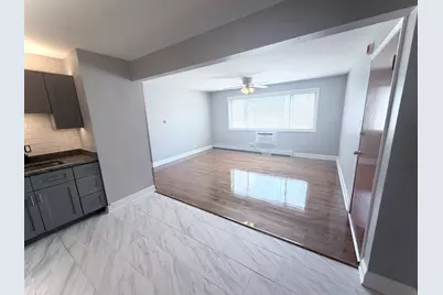 2069 N 18th Avenue, Melrose Park, IL 60160 - Photo 4
