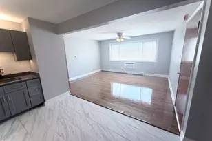 2069 N 18th Ave, Melrose Park, IL 60160 - Photo 4