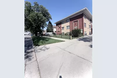 2069 N 18th Avenue, Melrose Park, IL 60160 - Photo 2