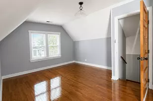 2730 N Whipple St, Chicago, IL 60647 - Photo 2