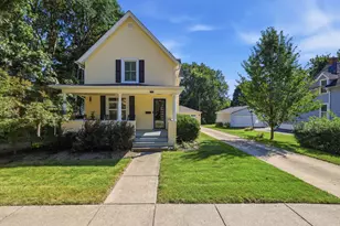 222 N 5th St, Saint Charles, IL 60174 - Photo 1