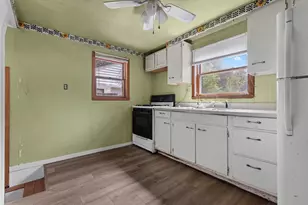 218 Euclid Ave, Rockford, IL 61102 - Photo 6
