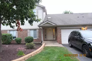 1735 Chesapeake Ln, Schaumburg, IL 60193 - Photo 1