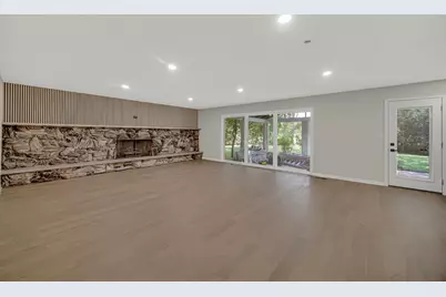 1831 N Rolling Lane, Arlington Heights, IL 60004 - Photo 18