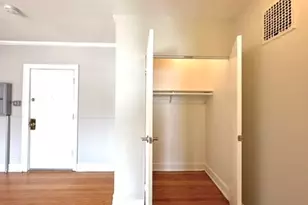 1301 W Argyle St, Chicago, IL 60640 - Photo 6